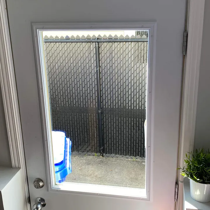 Lavage de vitres — porte extérieure