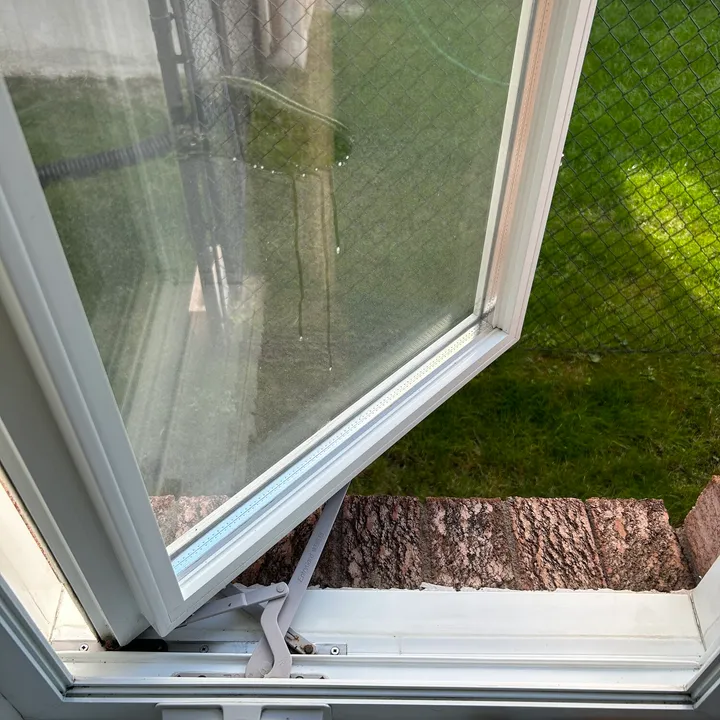 Lavage de vitres — suivi du rebord